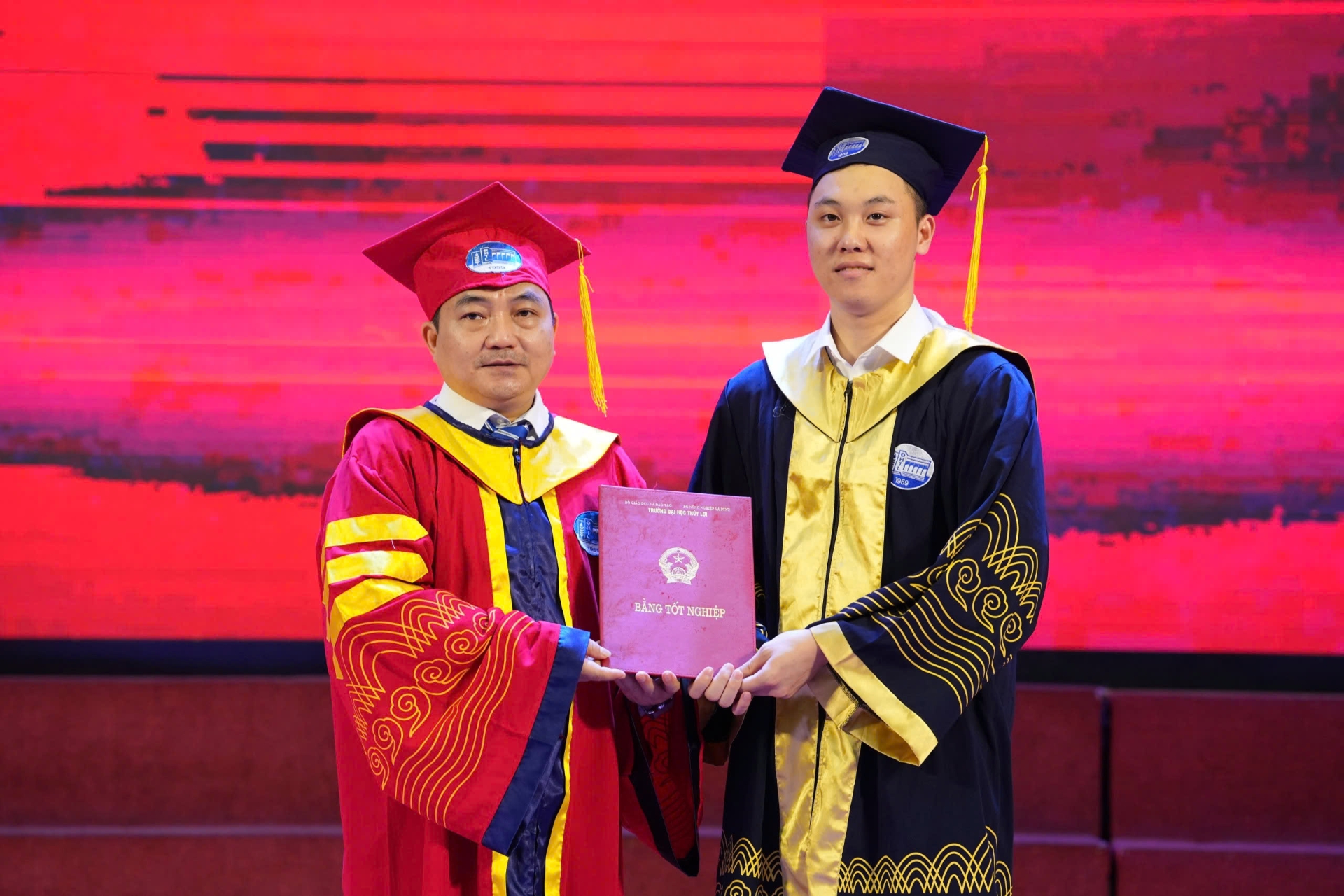 NGÀY TỐT NGHIỆP DẤU MỐC ĐÁNG NHỚ